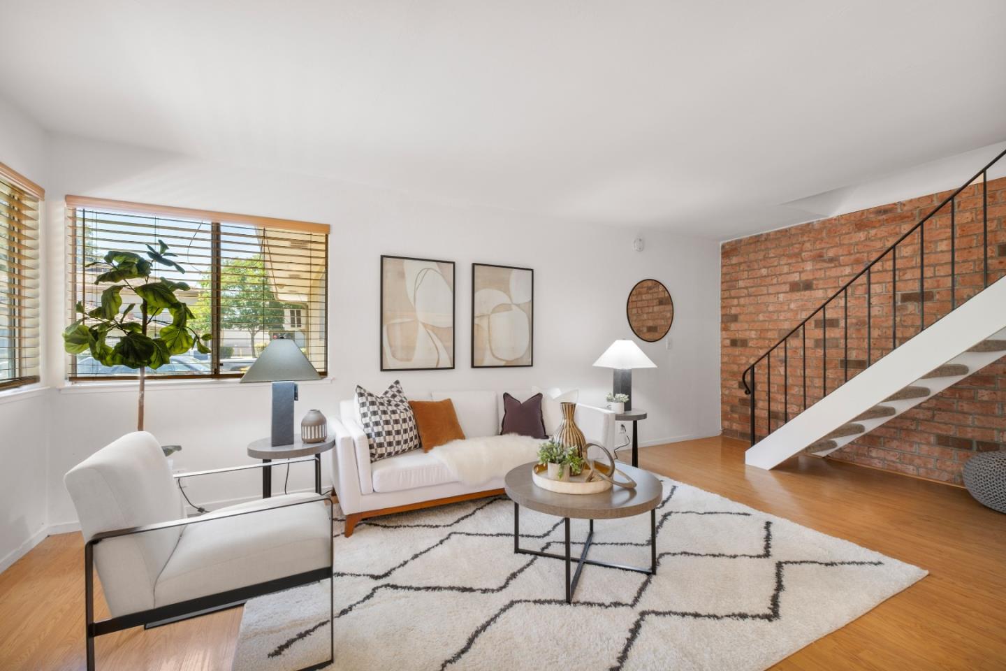 Detail Gallery Image 3 of 42 For 860 Wyman Way #2,  San Jose,  CA 95133 - 2 Beds | 1 Baths