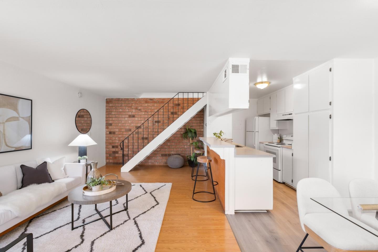 Detail Gallery Image 5 of 42 For 860 Wyman Way #2,  San Jose,  CA 95133 - 2 Beds | 1 Baths
