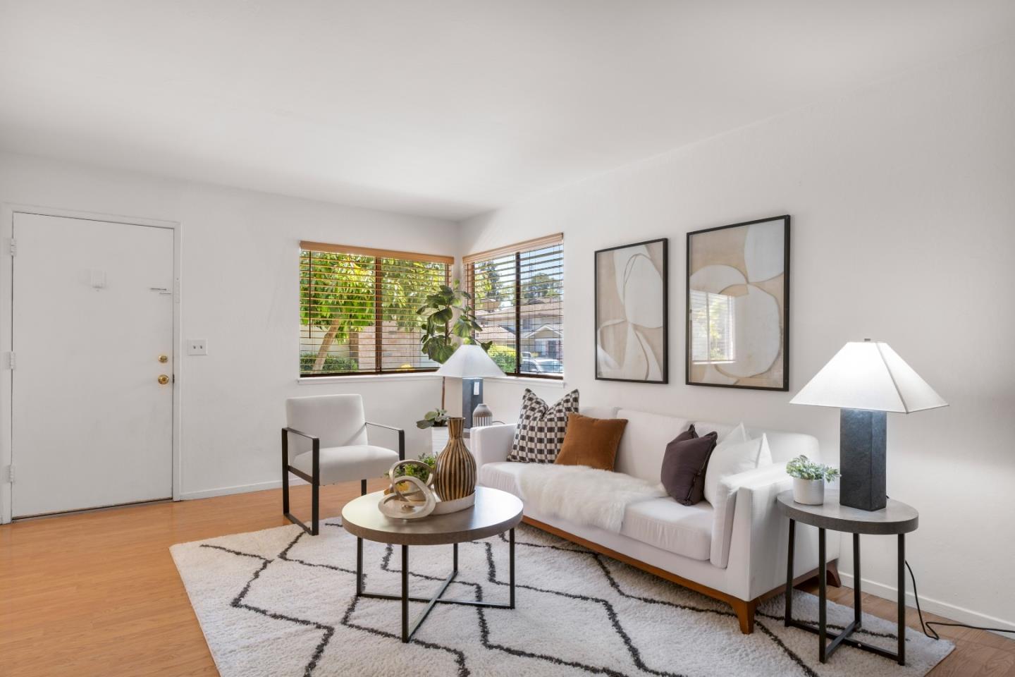 Detail Gallery Image 8 of 42 For 860 Wyman Way #2,  San Jose,  CA 95133 - 2 Beds | 1 Baths