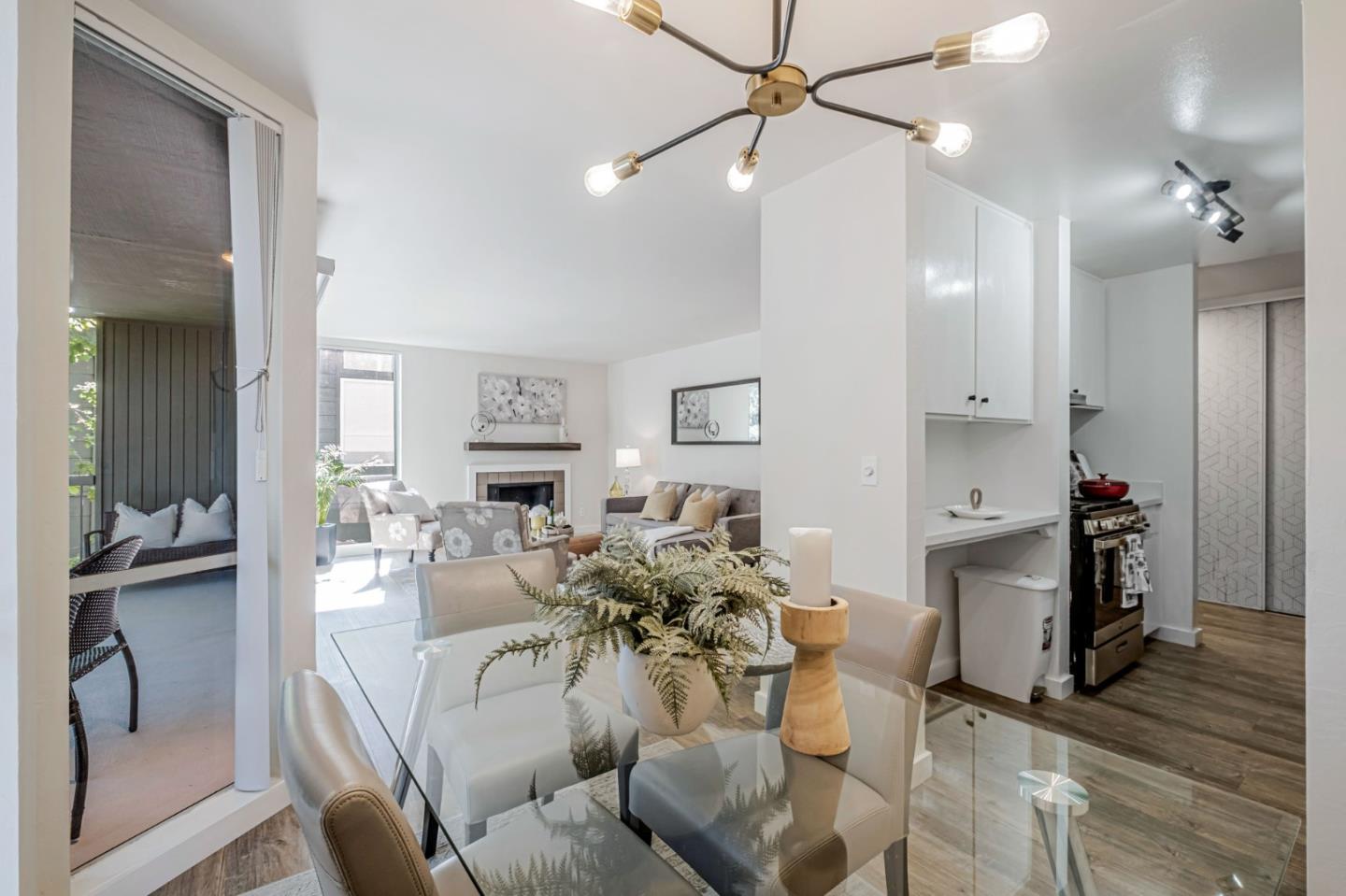 Detail Gallery Image 10 of 32 For 2700 Le Conte Ave #301,  Berkeley,  CA 94709 - 1 Beds | 1 Baths