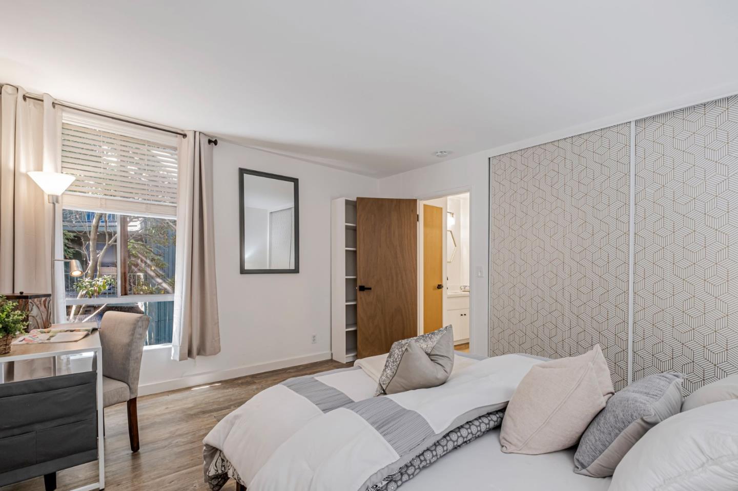 Detail Gallery Image 13 of 32 For 2700 Le Conte Ave #301,  Berkeley,  CA 94709 - 1 Beds | 1 Baths