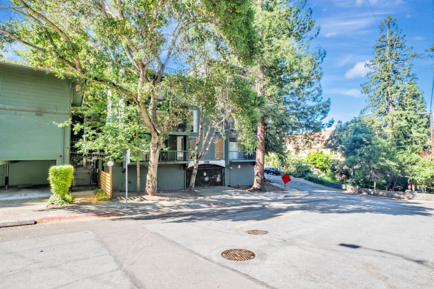 Detail Gallery Image 29 of 32 For 2700 Le Conte Ave #301,  Berkeley,  CA 94709 - 1 Beds | 1 Baths