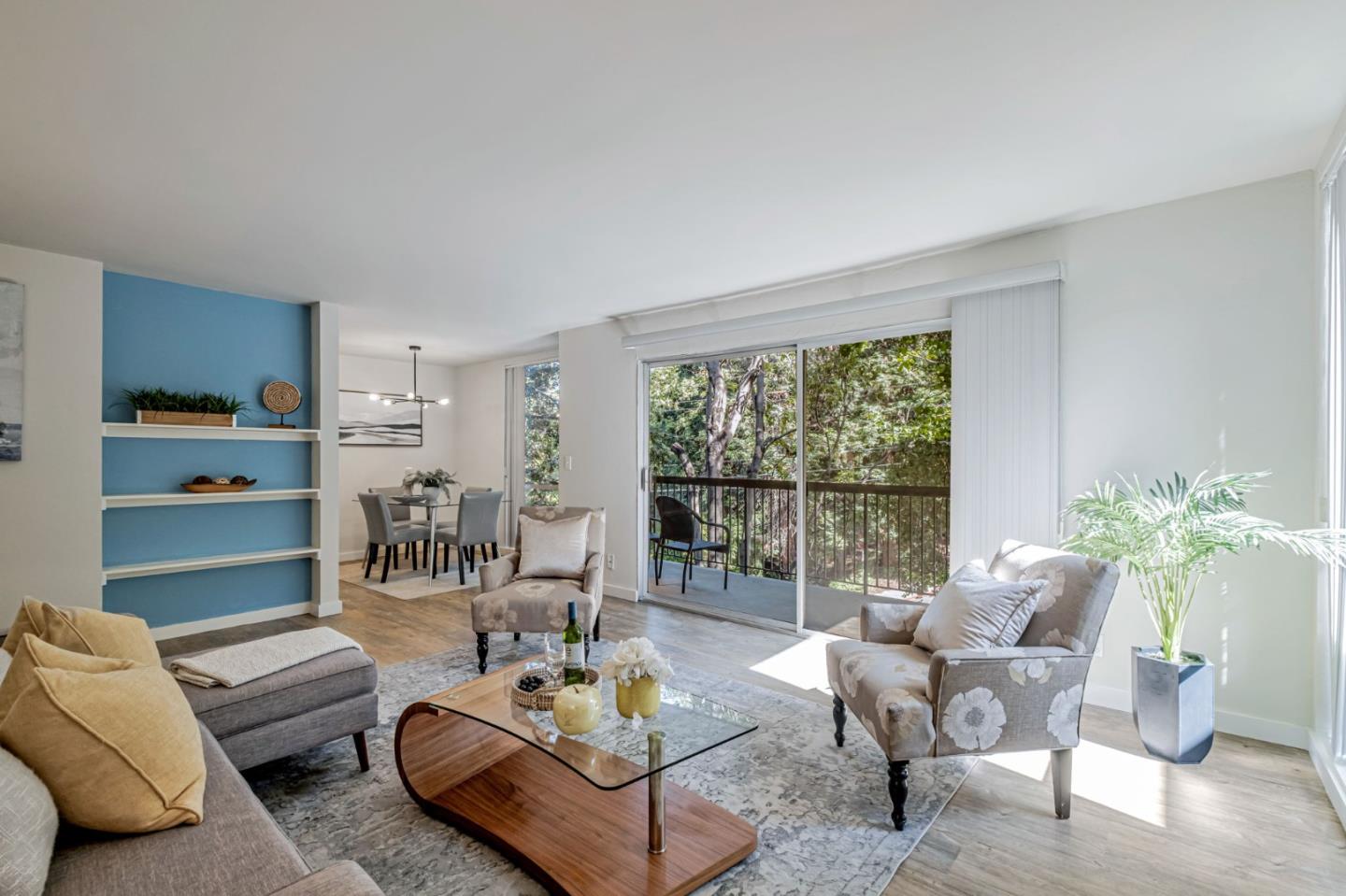 Detail Gallery Image 3 of 32 For 2700 Le Conte Ave #301,  Berkeley,  CA 94709 - 1 Beds | 1 Baths
