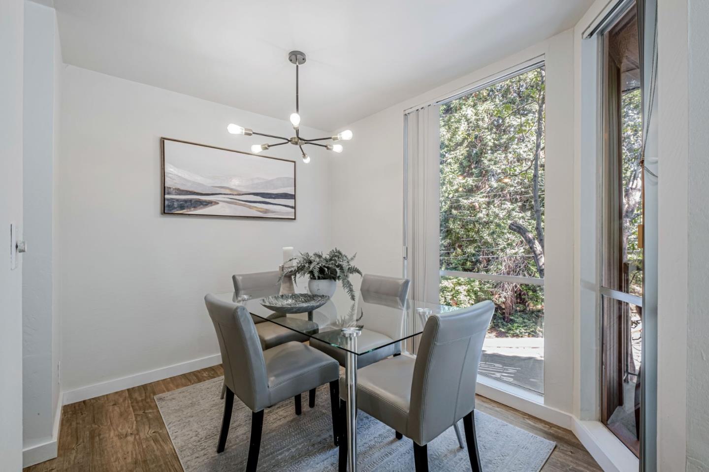 Detail Gallery Image 9 of 32 For 2700 Le Conte Ave #301,  Berkeley,  CA 94709 - 1 Beds | 1 Baths