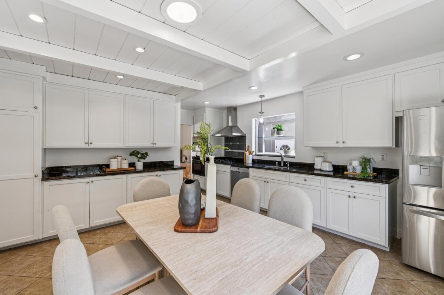 Detail Gallery Image 13 of 38 For 864 Vista Grande, Millbrae,  CA 94030 - 3 Beds | 2 Baths