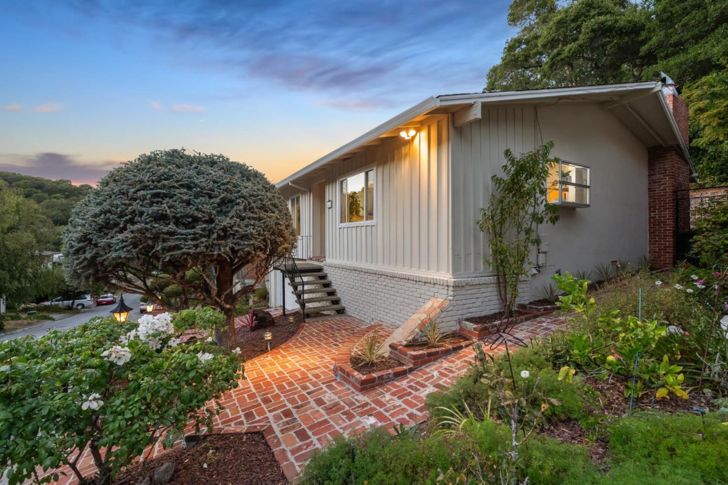 Detail Gallery Image 2 of 38 For 864 Vista Grande, Millbrae,  CA 94030 - 3 Beds | 2 Baths
