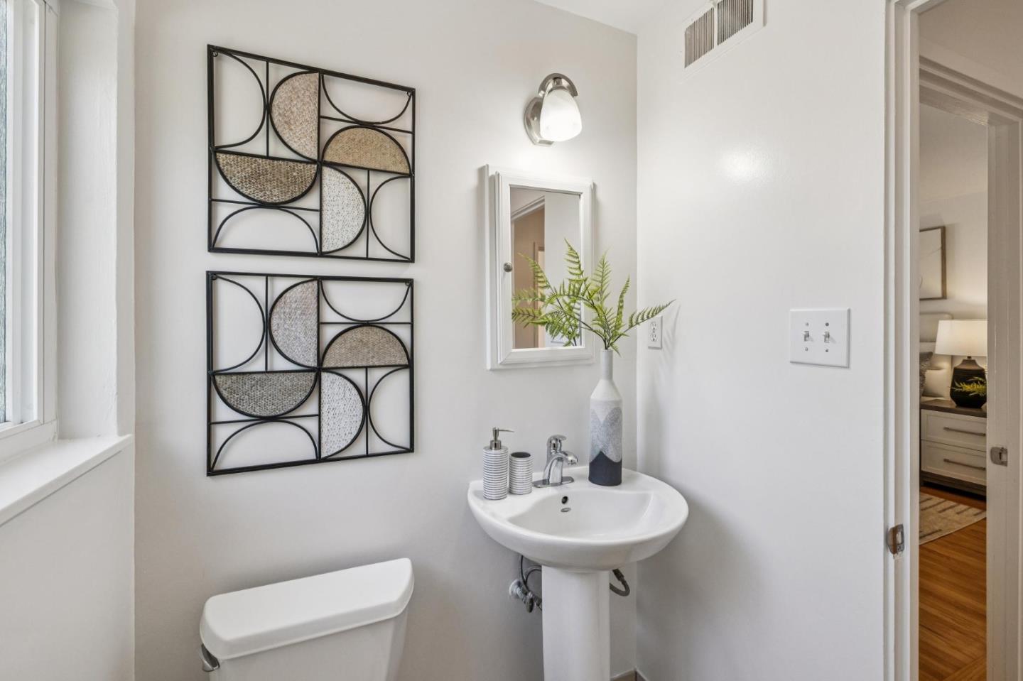 Detail Gallery Image 26 of 38 For 864 Vista Grande, Millbrae,  CA 94030 - 3 Beds | 2 Baths