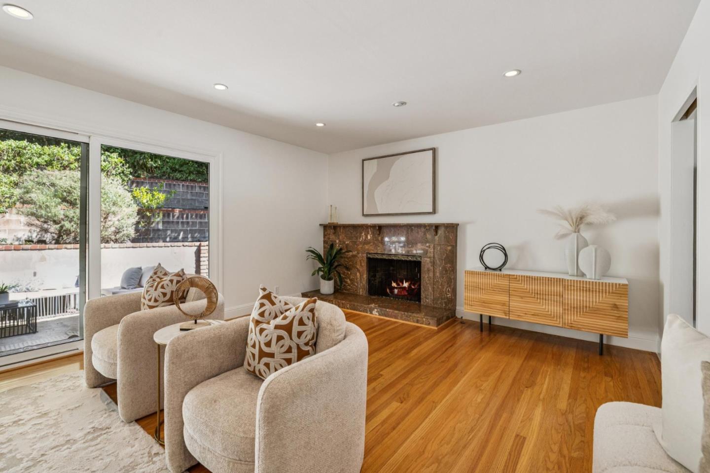 Detail Gallery Image 7 of 38 For 864 Vista Grande, Millbrae,  CA 94030 - 3 Beds | 2 Baths