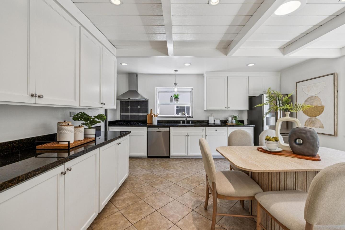 Detail Gallery Image 9 of 38 For 864 Vista Grande, Millbrae,  CA 94030 - 3 Beds | 2 Baths