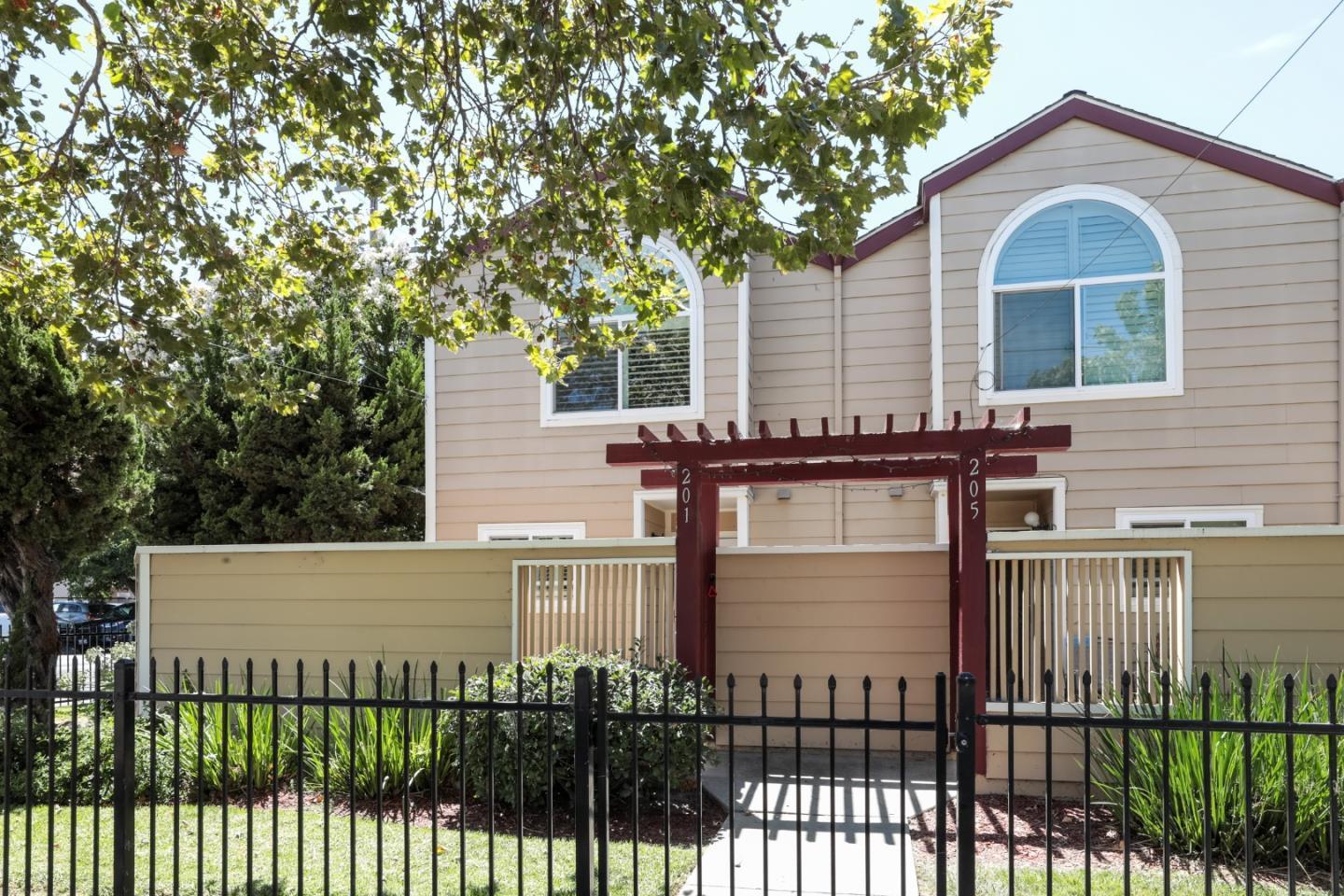 Detail Gallery Image 13 of 15 For 201 N 6th St, San Jose,  CA 95112 - 2 Beds | 2/1 Baths