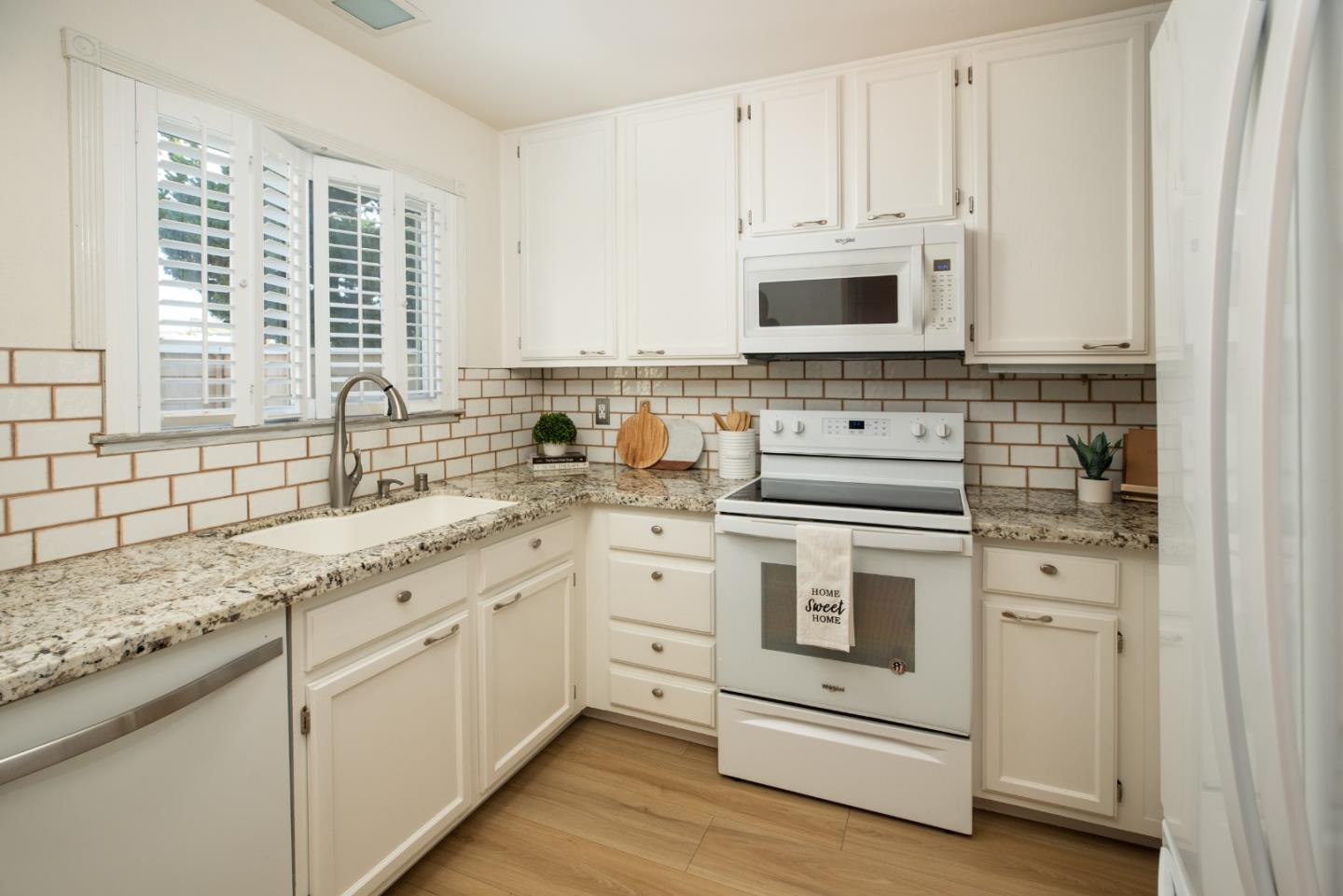 Detail Gallery Image 4 of 15 For 201 N 6th St, San Jose,  CA 95112 - 2 Beds | 2/1 Baths