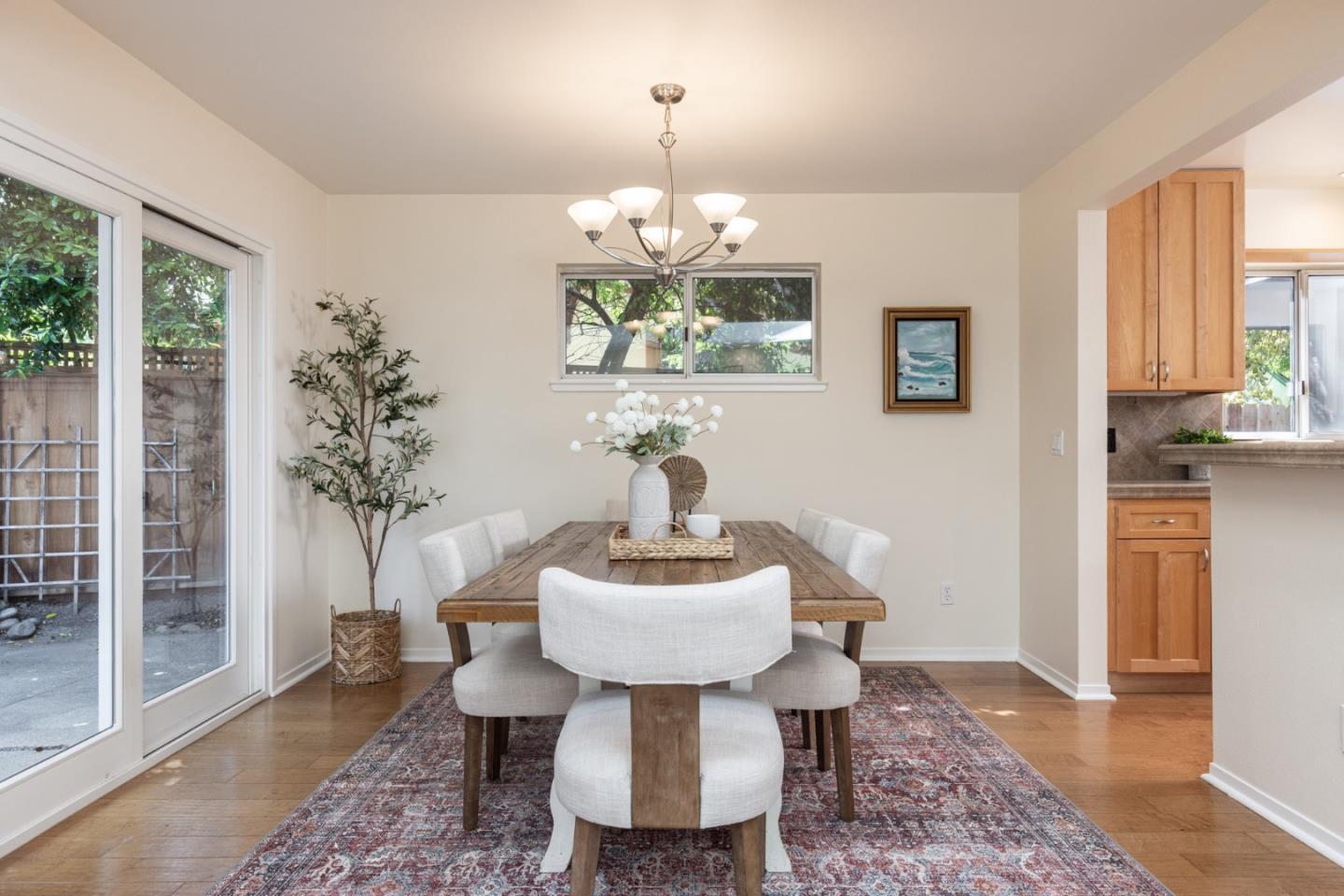 Detail Gallery Image 5 of 19 For 3284 Sycamore Pl, Carmel,  CA 93923 - 4 Beds | 3 Baths