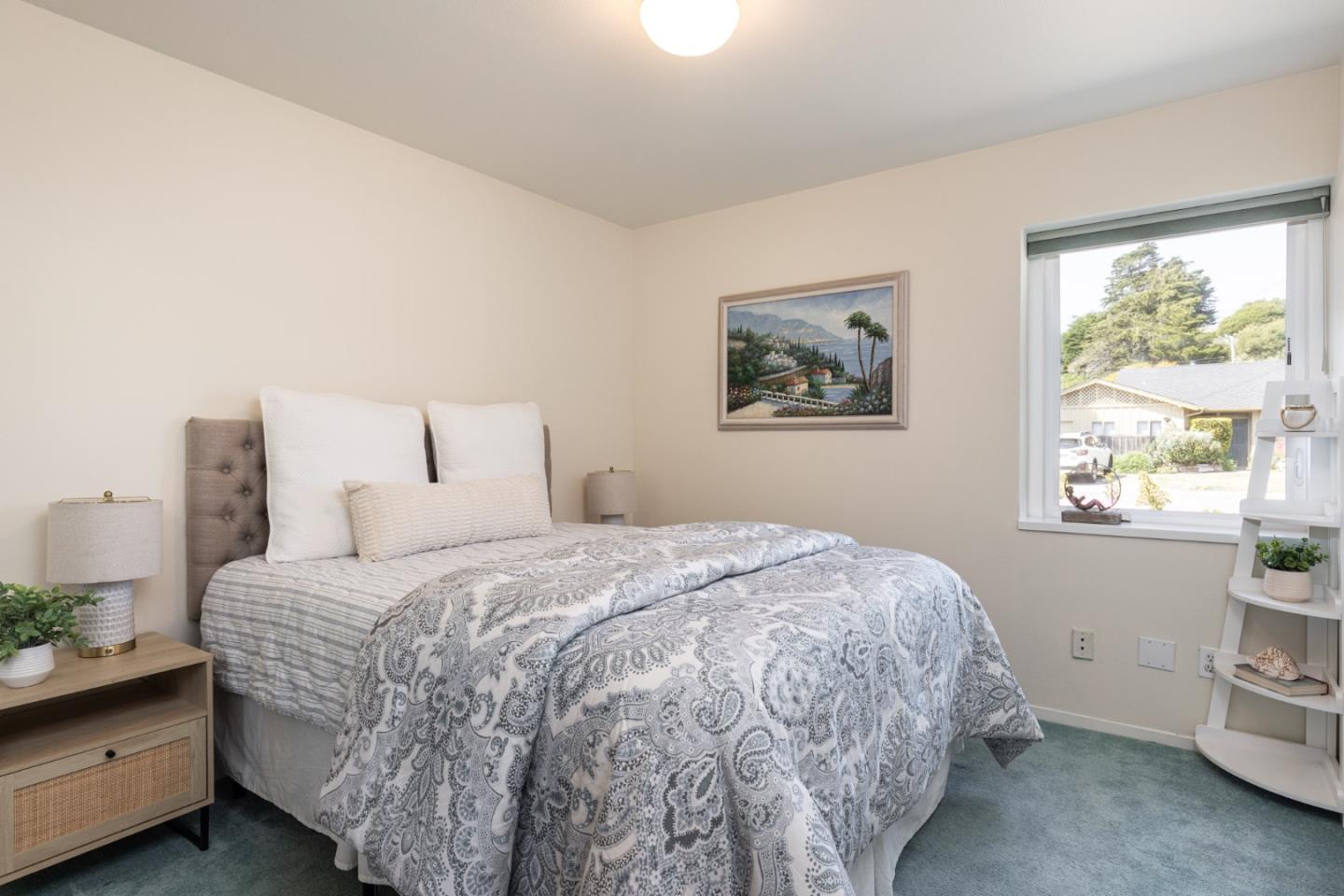 Detail Gallery Image 9 of 19 For 3284 Sycamore Pl, Carmel,  CA 93923 - 4 Beds | 3 Baths