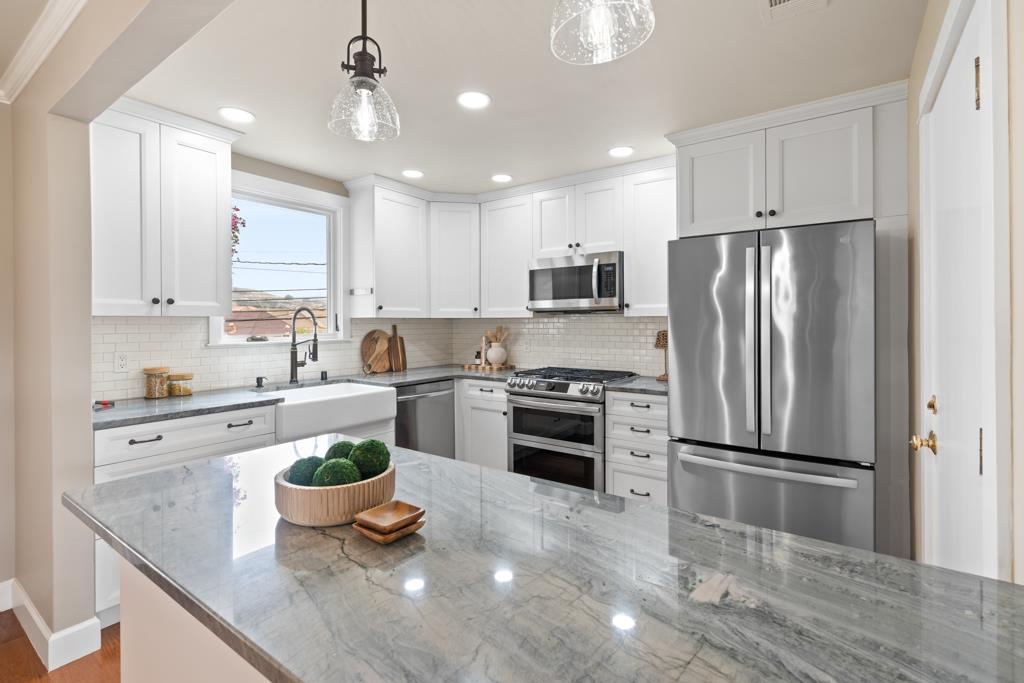 Detail Gallery Image 10 of 56 For 710 Hill Ave, South San Francisco,  CA 94080 - 3 Beds | 2 Baths