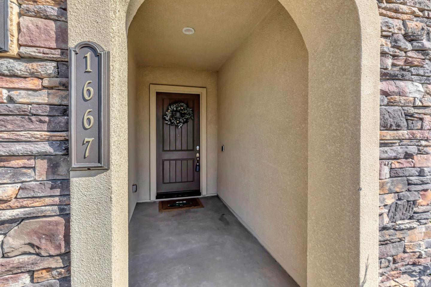 Detail Gallery Image 12 of 59 For 1667 Santana Ranch Dr, Hollister,  CA 95023 - 3 Beds | 2 Baths