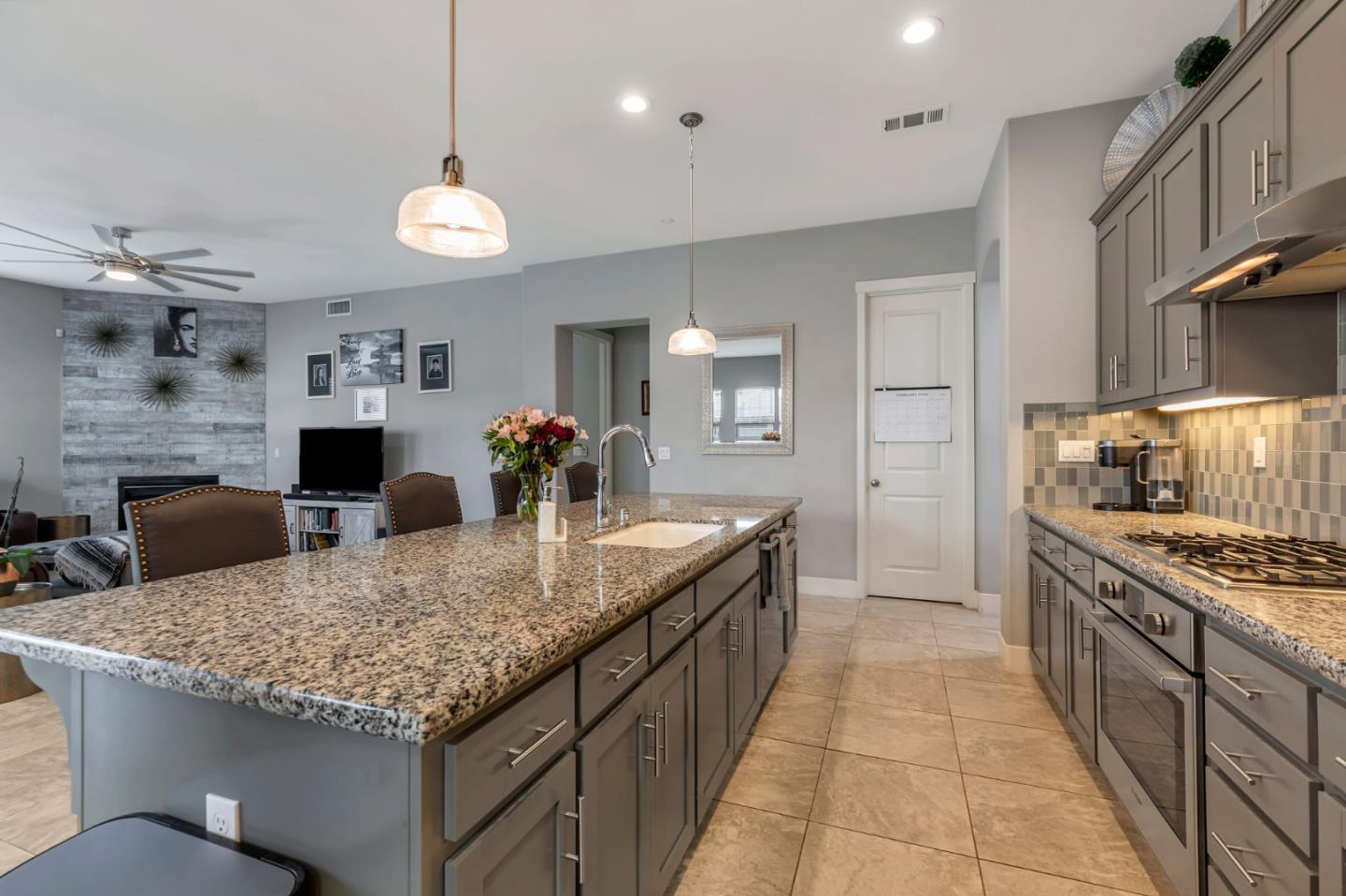 Detail Gallery Image 19 of 59 For 1667 Santana Ranch Dr, Hollister,  CA 95023 - 3 Beds | 2 Baths