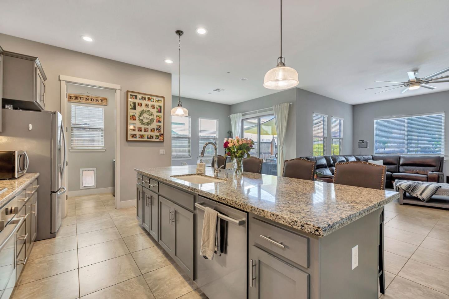 Detail Gallery Image 20 of 59 For 1667 Santana Ranch Dr, Hollister,  CA 95023 - 3 Beds | 2 Baths