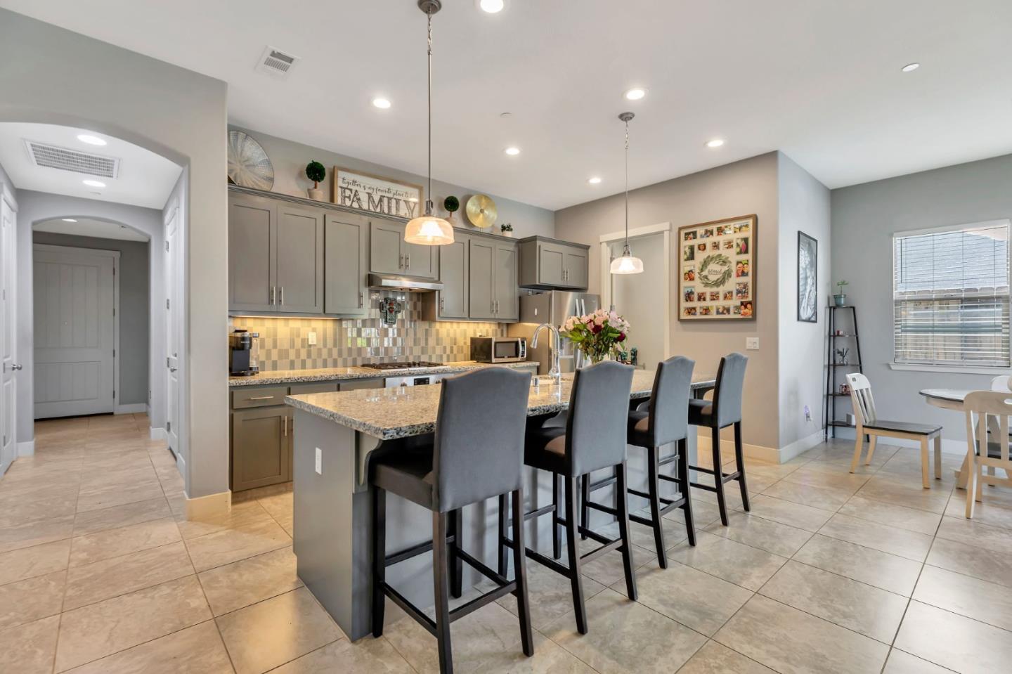 Detail Gallery Image 23 of 59 For 1667 Santana Ranch Dr, Hollister,  CA 95023 - 3 Beds | 2 Baths