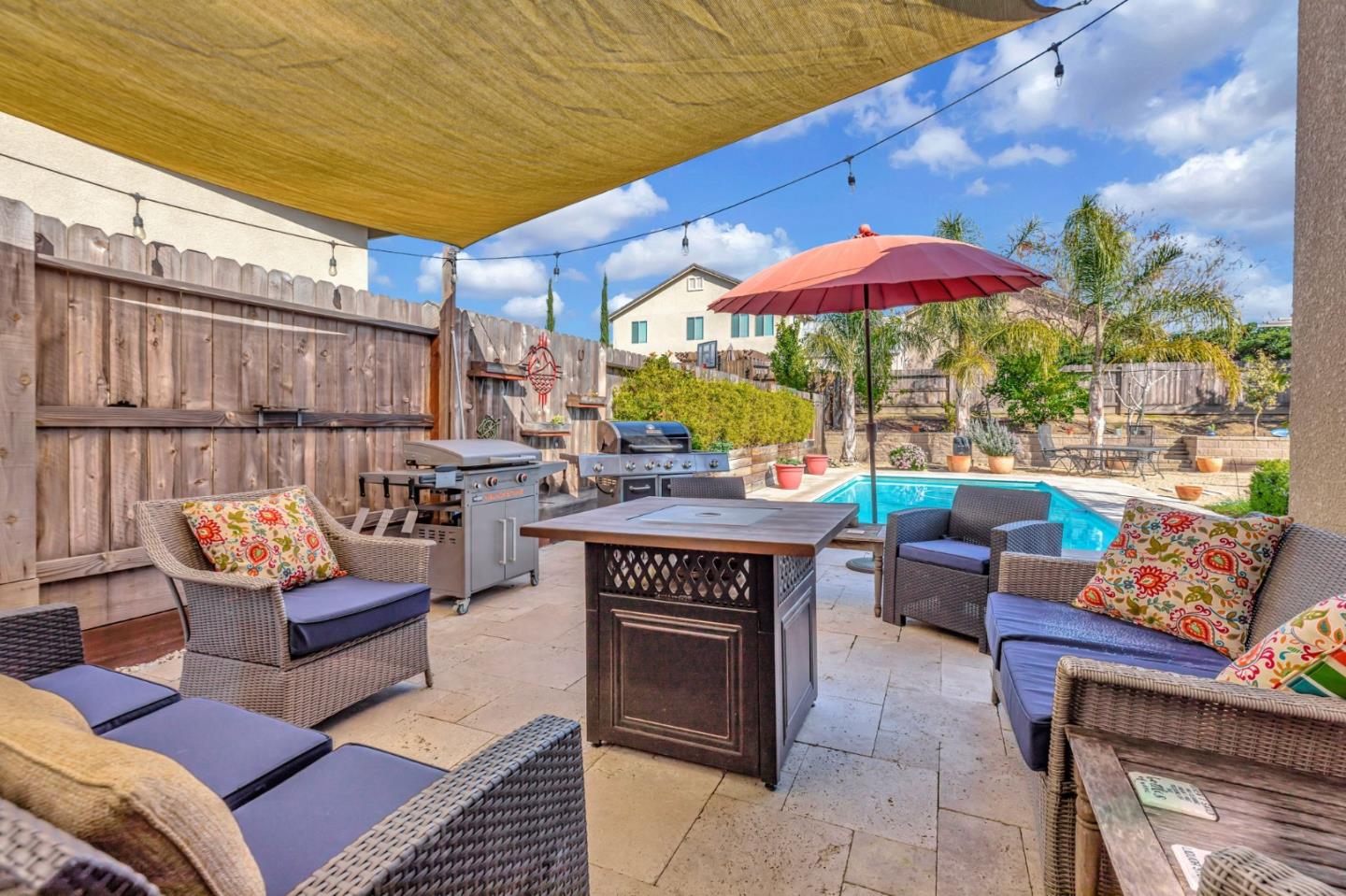 Detail Gallery Image 5 of 59 For 1667 Santana Ranch Dr, Hollister,  CA 95023 - 3 Beds | 2 Baths