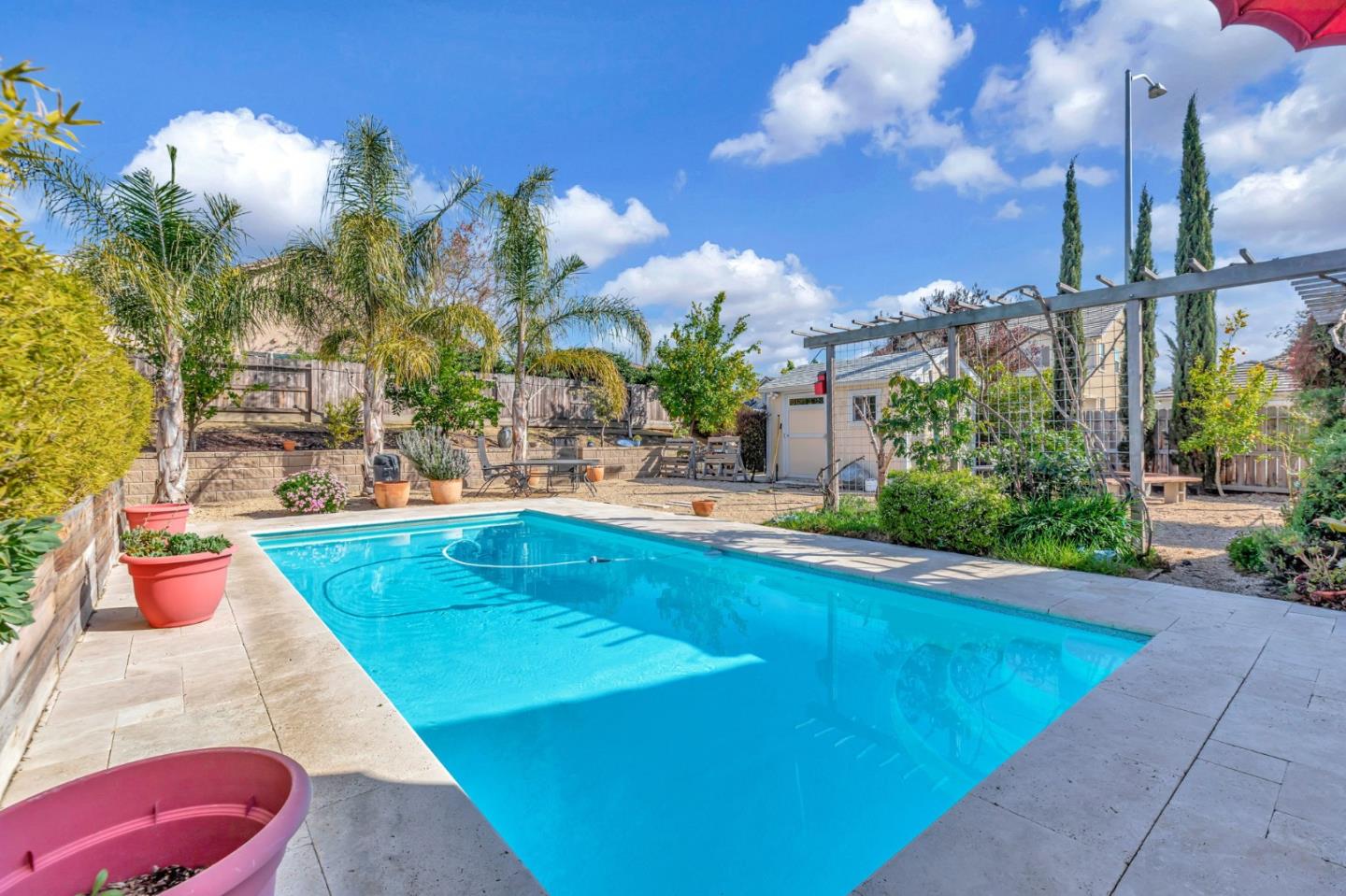 Detail Gallery Image 7 of 59 For 1667 Santana Ranch Dr, Hollister,  CA 95023 - 3 Beds | 2 Baths