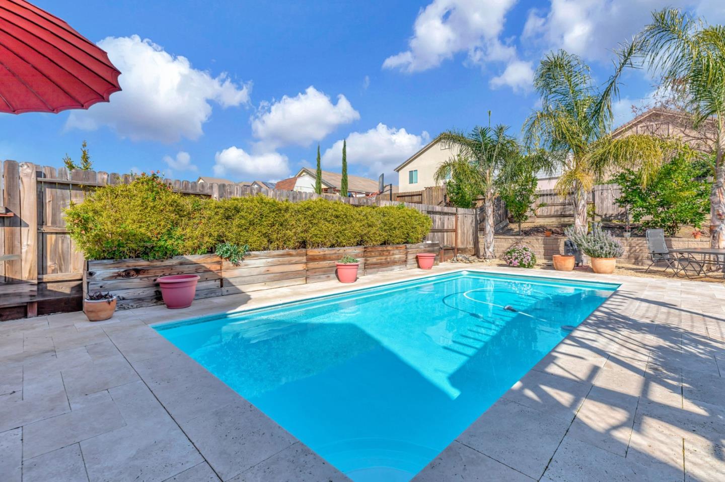 Detail Gallery Image 8 of 59 For 1667 Santana Ranch Dr, Hollister,  CA 95023 - 3 Beds | 2 Baths