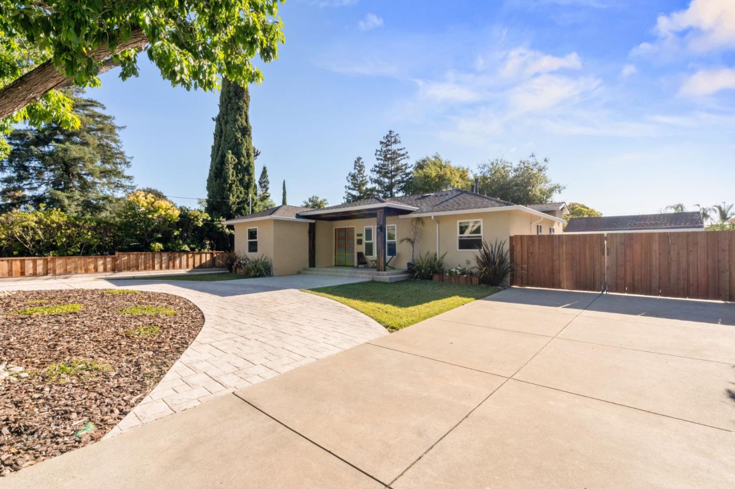 Detail Gallery Image 2 of 40 For 1185 Normandy Dr, Campbell,  CA 95008 - 4 Beds | 3/1 Baths