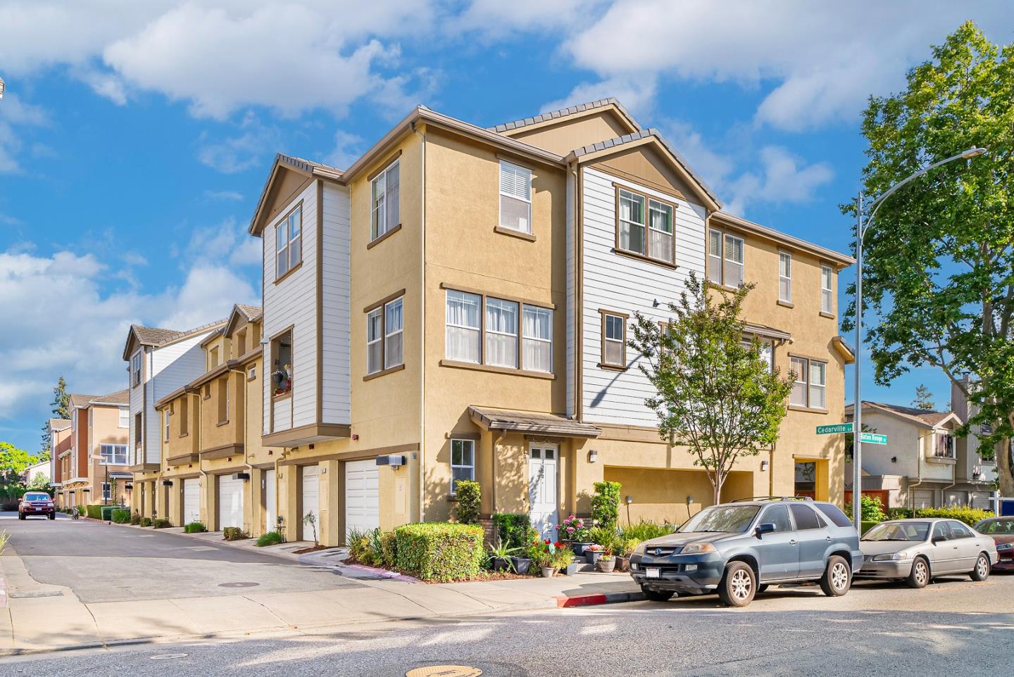 Detail Gallery Image 35 of 43 For 2504 Baton Rouge Dr, San Jose,  CA 95133 - 3 Beds | 3 Baths
