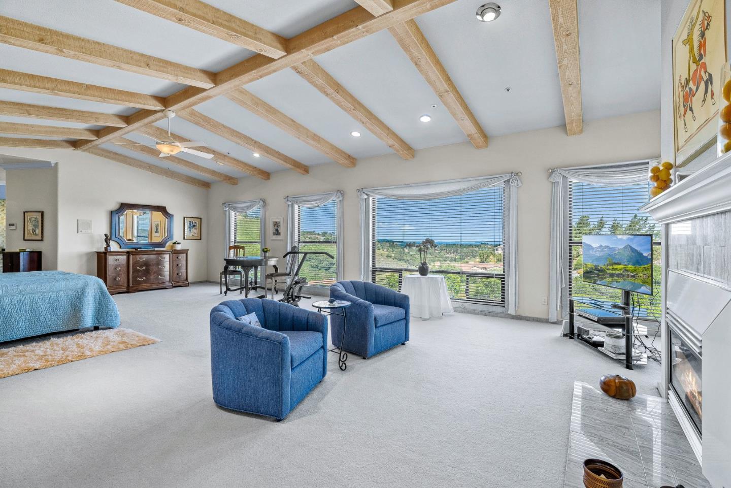 Detail Gallery Image 11 of 32 For 25611 Whip Rd, Monterey,  CA 93940 - 4 Beds | 3/1 Baths