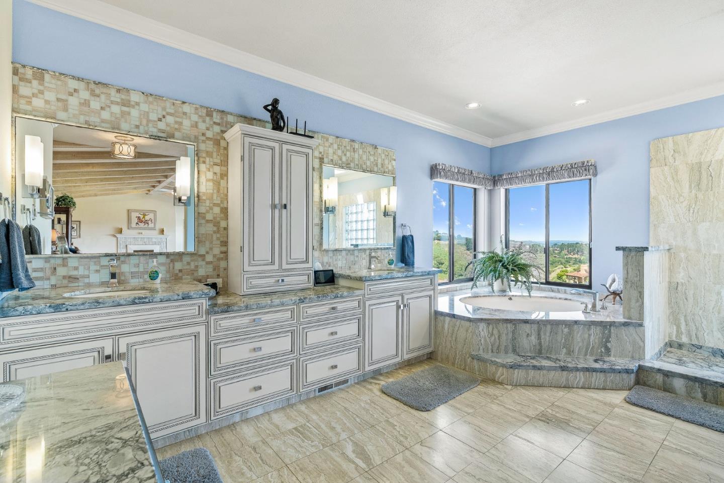 Detail Gallery Image 14 of 32 For 25611 Whip Rd, Monterey,  CA 93940 - 4 Beds | 3/1 Baths