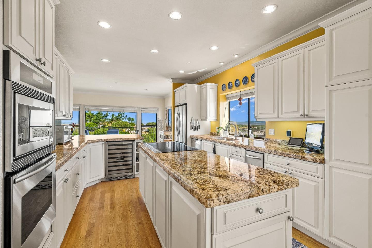 Detail Gallery Image 7 of 32 For 25611 Whip Rd, Monterey,  CA 93940 - 4 Beds | 3/1 Baths