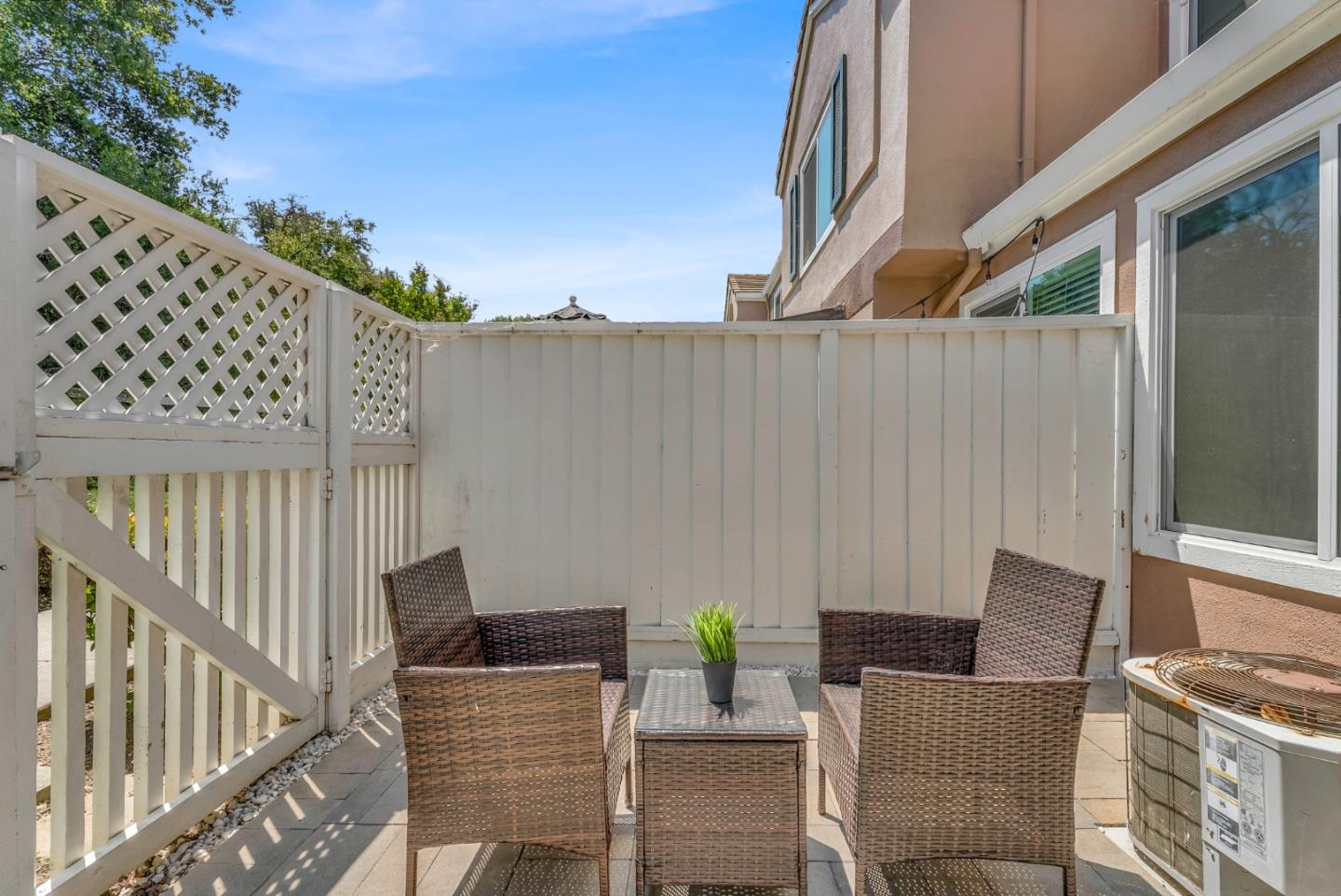 Detail Gallery Image 20 of 77 For 6901 Rodling Dr #C,  San Jose,  CA 95138 - 3 Beds | 2/1 Baths