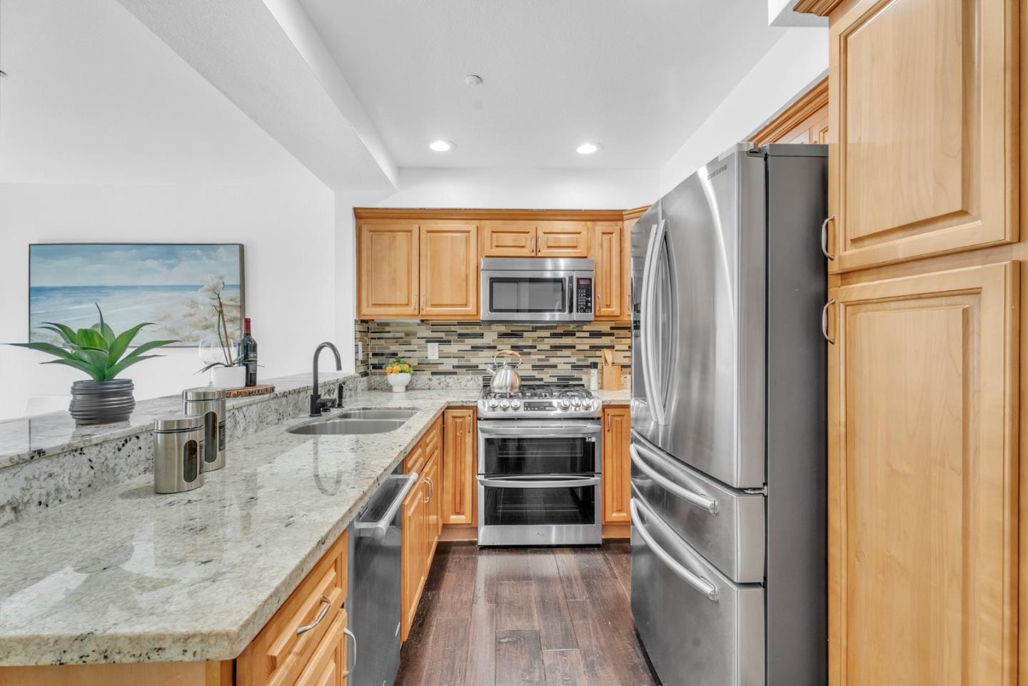 Detail Gallery Image 3 of 77 For 6901 Rodling Dr #C,  San Jose,  CA 95138 - 3 Beds | 2/1 Baths