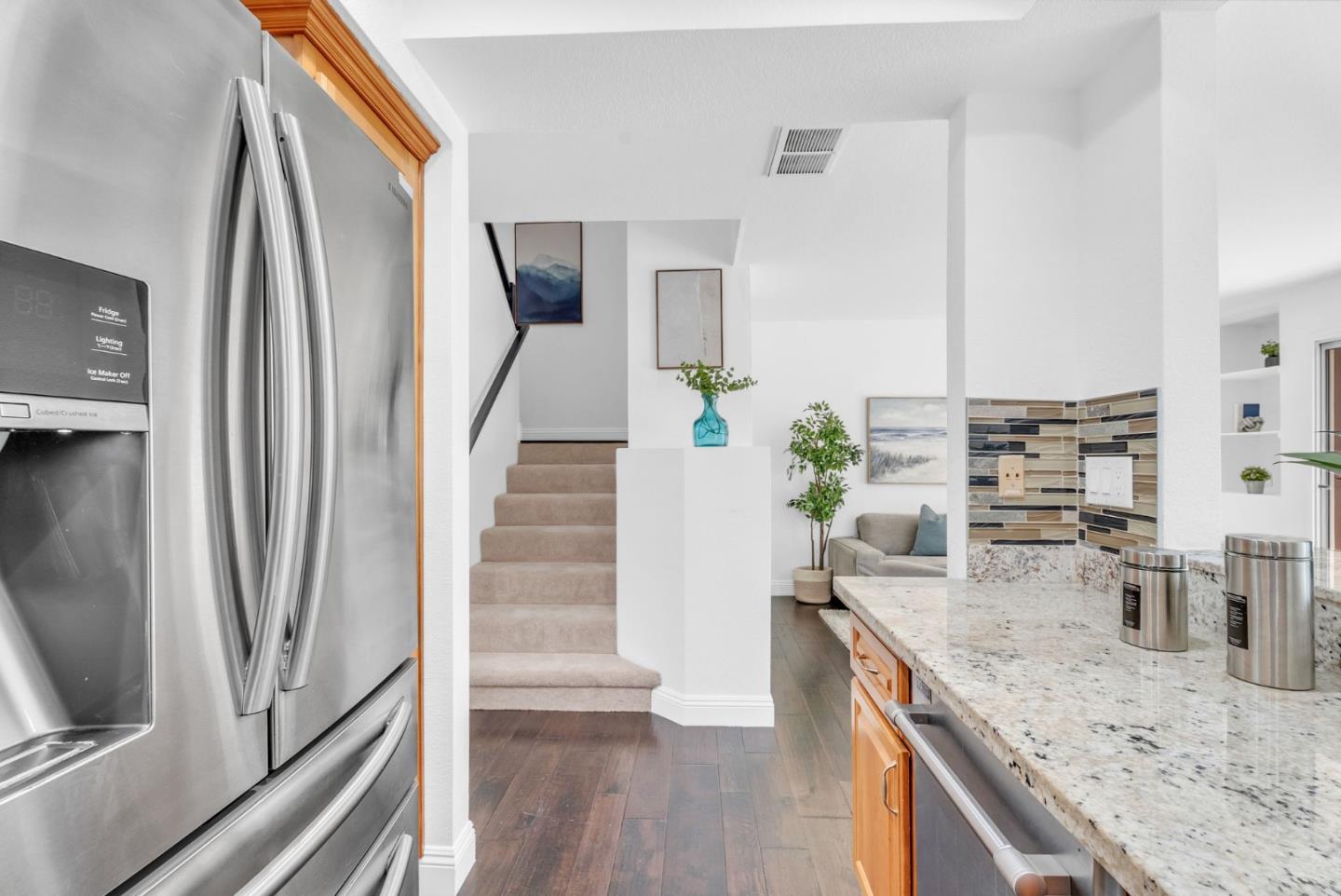Detail Gallery Image 5 of 77 For 6901 Rodling Dr #C,  San Jose,  CA 95138 - 3 Beds | 2/1 Baths