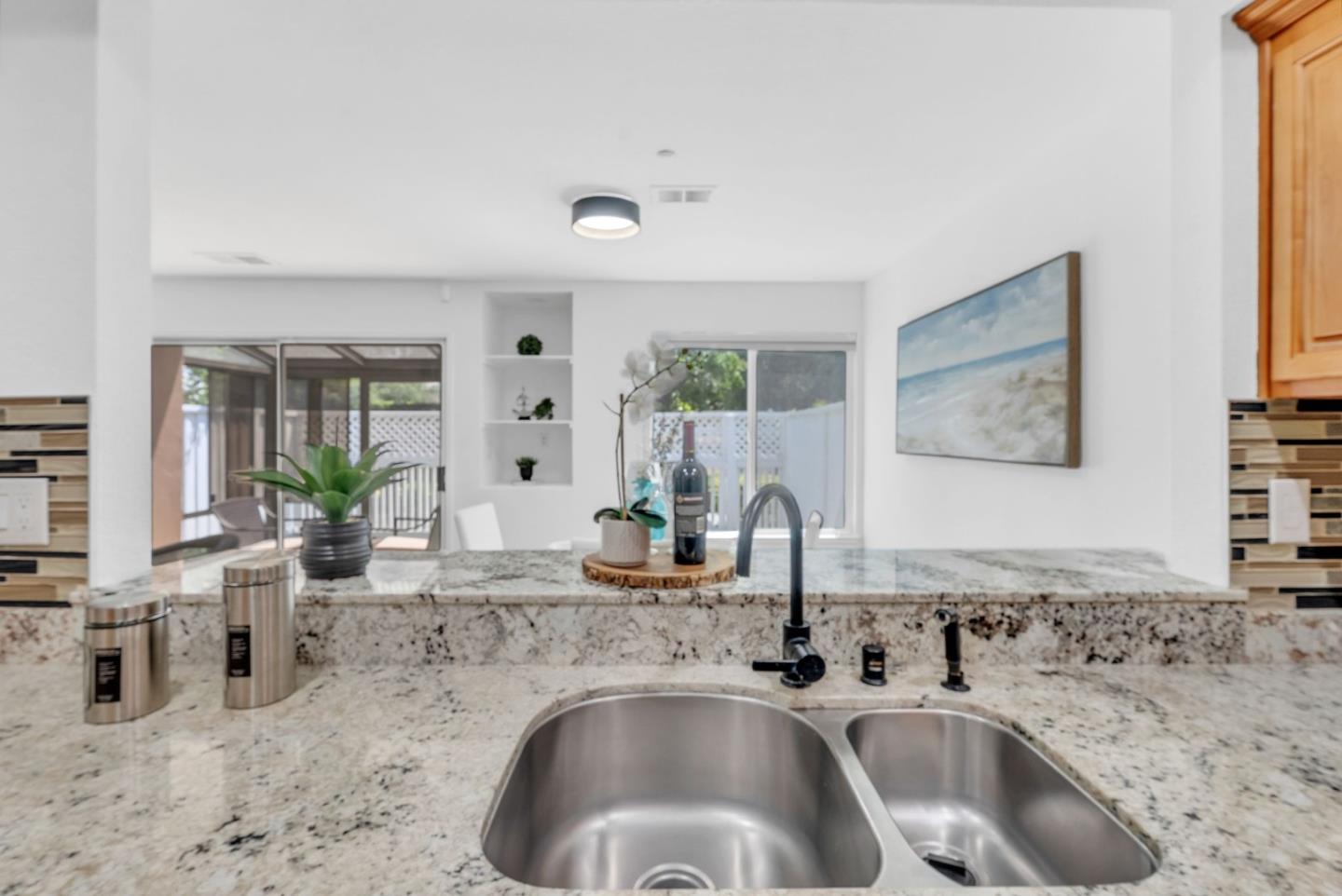 Detail Gallery Image 6 of 77 For 6901 Rodling Dr #C,  San Jose,  CA 95138 - 3 Beds | 2/1 Baths