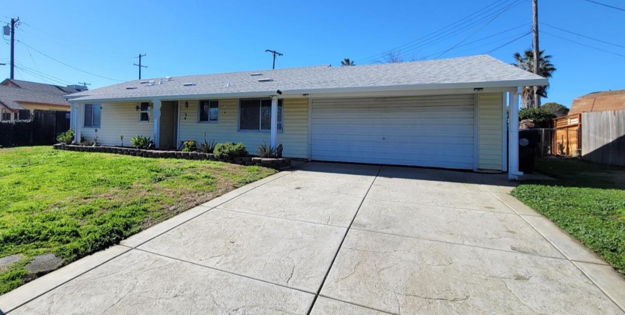 Detail Gallery Image 1 of 14 For 389 Lindley Dr, Sacramento,  CA 95815 - 3 Beds | 2 Baths