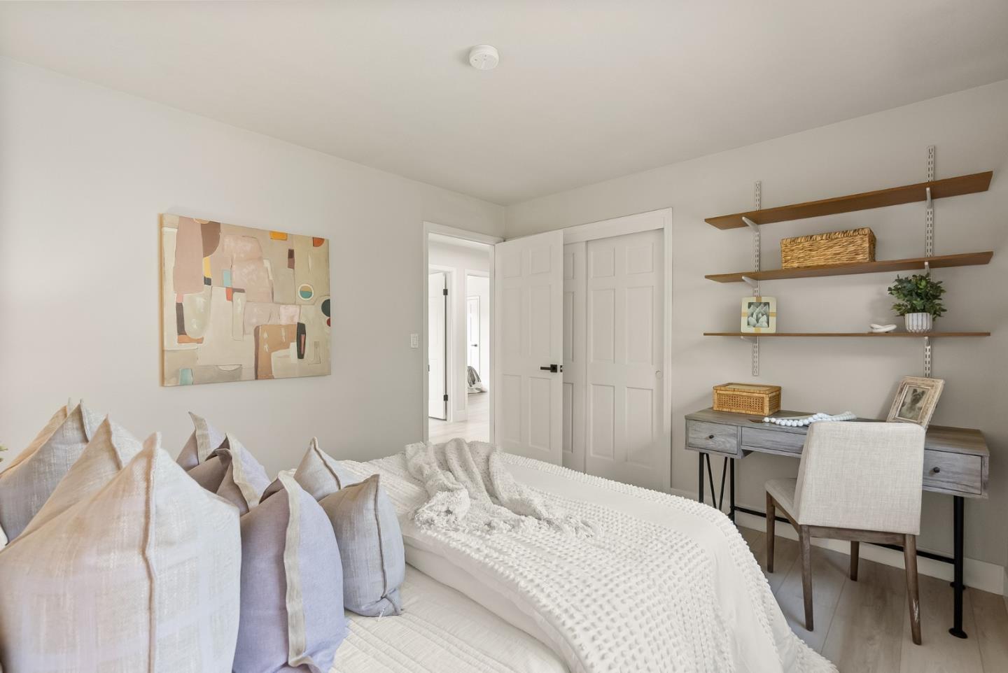 Detail Gallery Image 15 of 39 For 17151 Parkview Dr, Morgan Hill,  CA 95037 - 4 Beds | 2/1 Baths