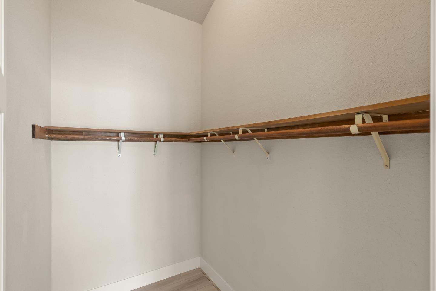 Detail Gallery Image 20 of 39 For 17151 Parkview Dr, Morgan Hill,  CA 95037 - 4 Beds | 2/1 Baths