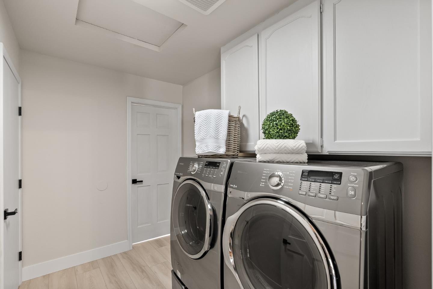 Detail Gallery Image 28 of 39 For 17151 Parkview Dr, Morgan Hill,  CA 95037 - 4 Beds | 2/1 Baths