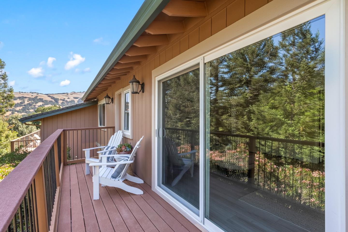 Detail Gallery Image 4 of 39 For 17151 Parkview Dr, Morgan Hill,  CA 95037 - 4 Beds | 2/1 Baths