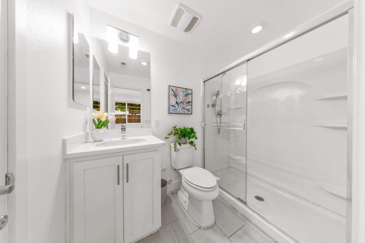 Detail Gallery Image 11 of 43 For 395 Rhythm Ln, Hayward,  CA 94544 - 4 Beds | 3/1 Baths
