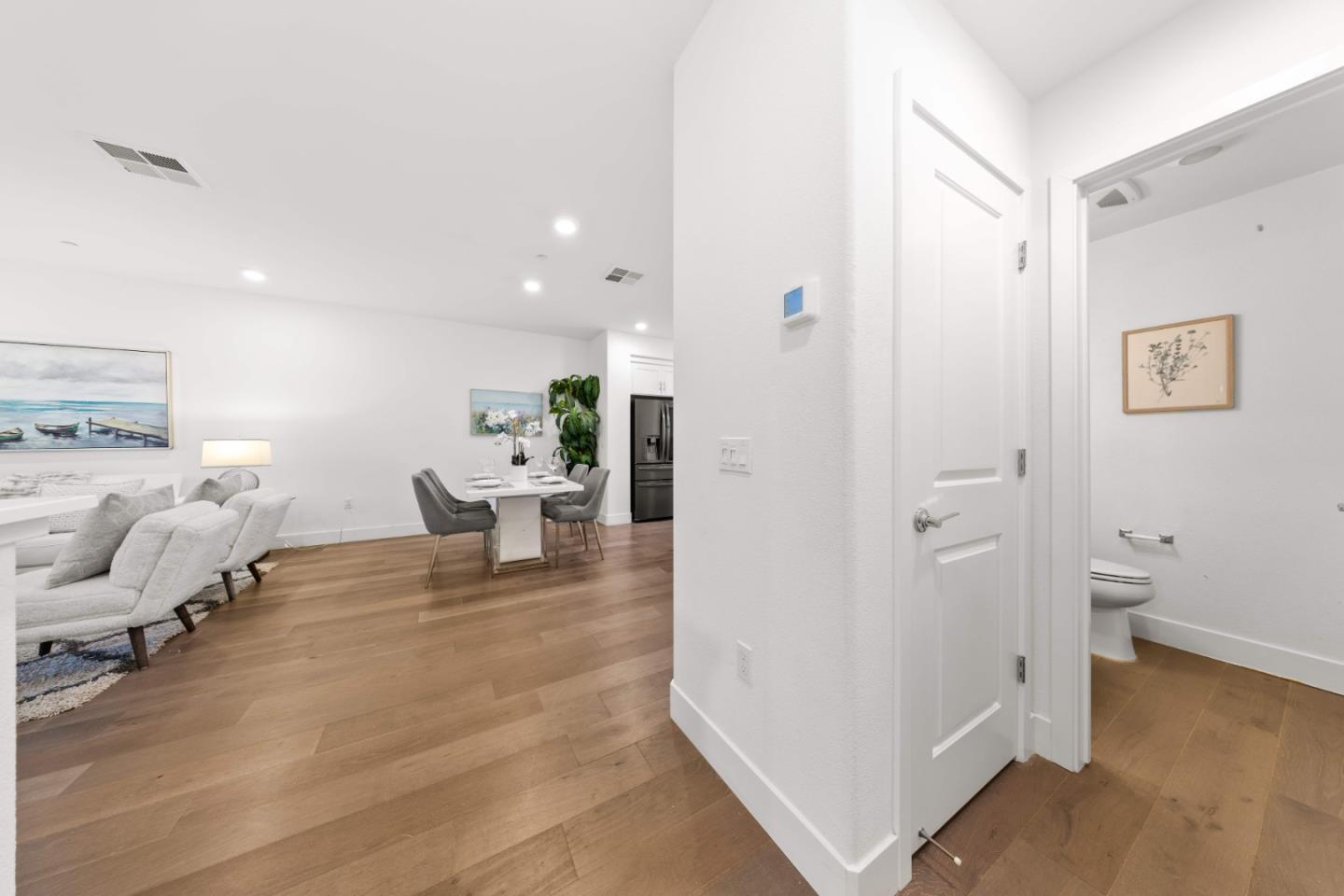 Detail Gallery Image 13 of 43 For 395 Rhythm Ln, Hayward,  CA 94544 - 4 Beds | 3/1 Baths