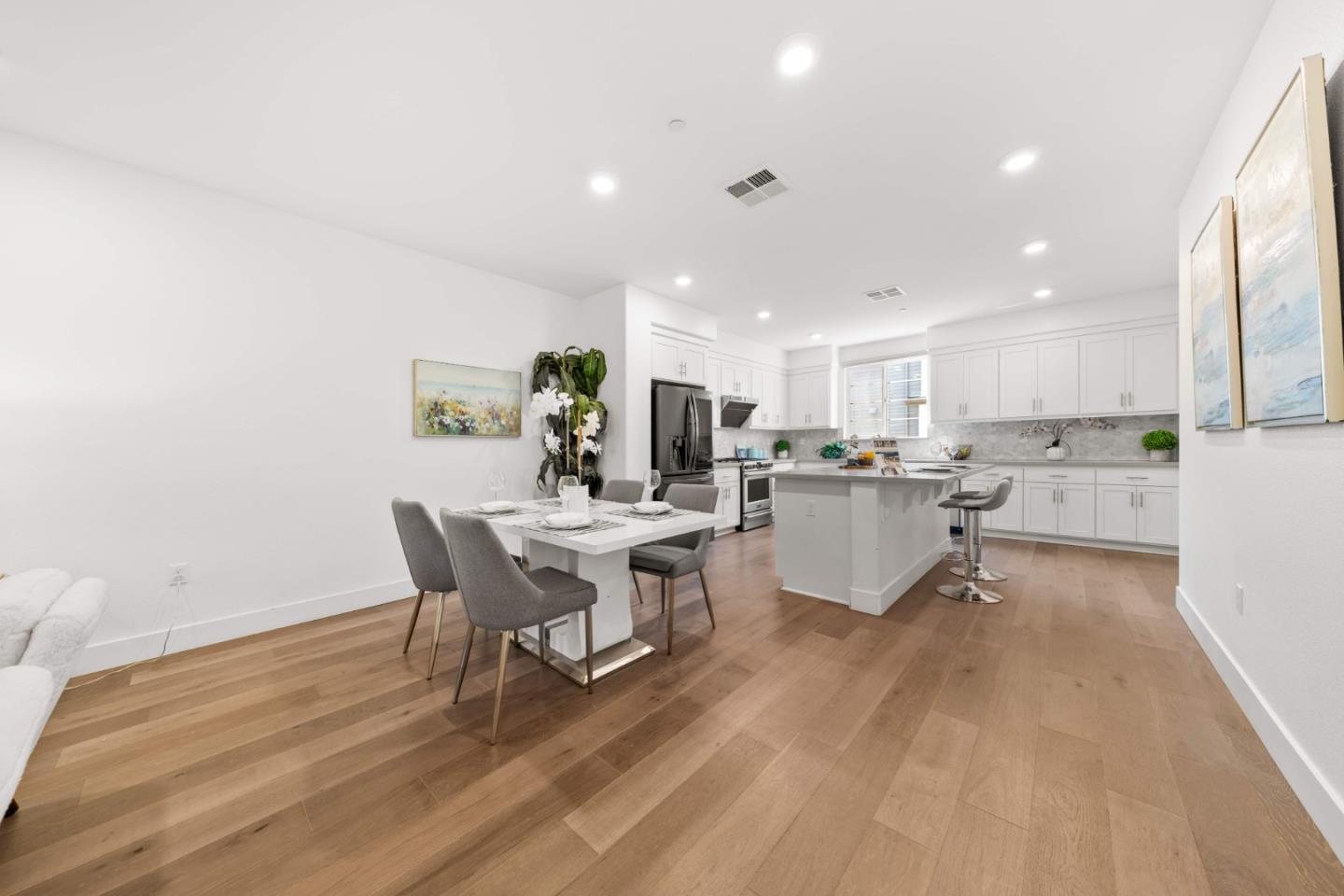 Detail Gallery Image 17 of 43 For 395 Rhythm Ln, Hayward,  CA 94544 - 4 Beds | 3/1 Baths