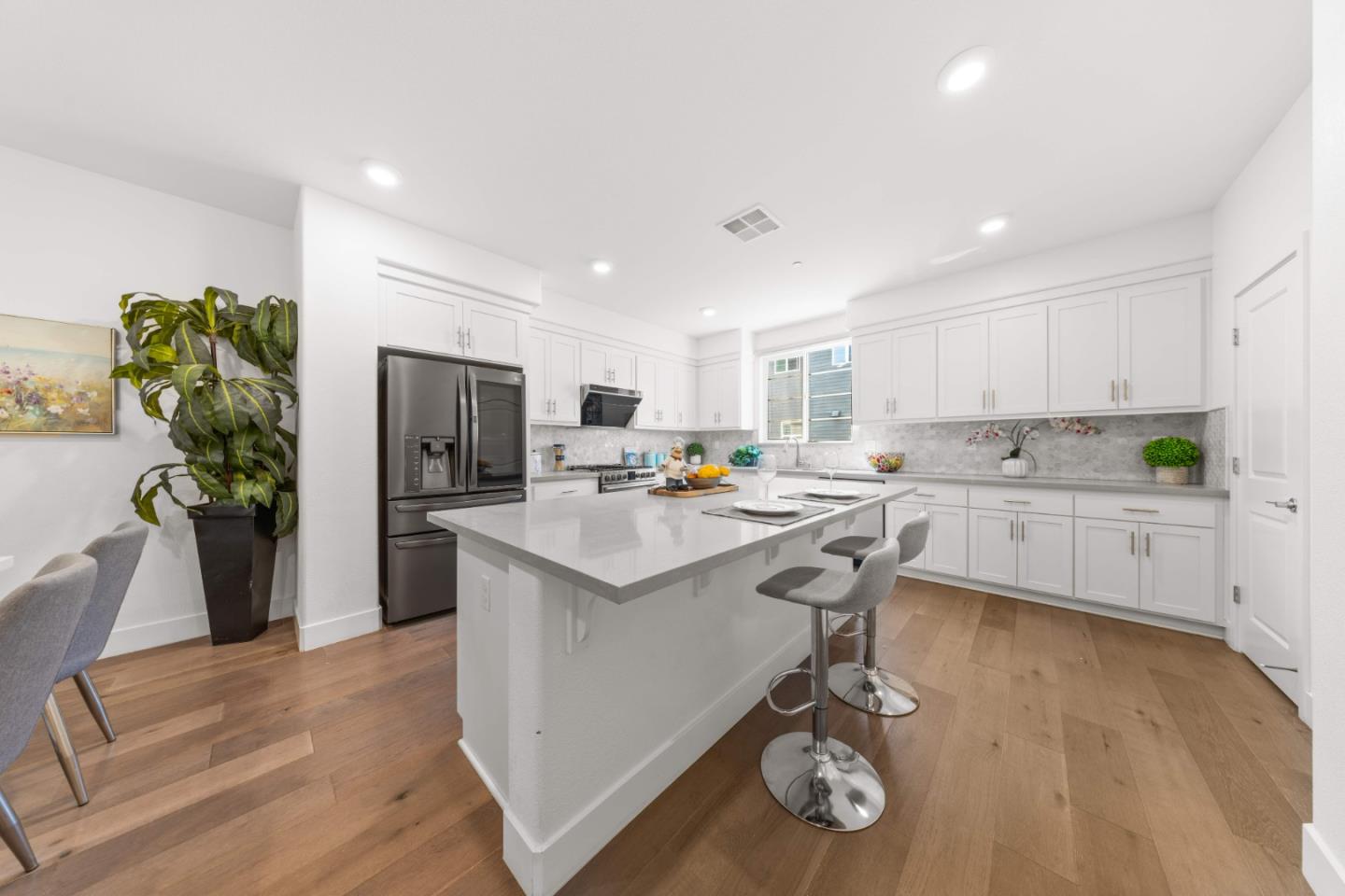 Detail Gallery Image 19 of 43 For 395 Rhythm Ln, Hayward,  CA 94544 - 4 Beds | 3/1 Baths