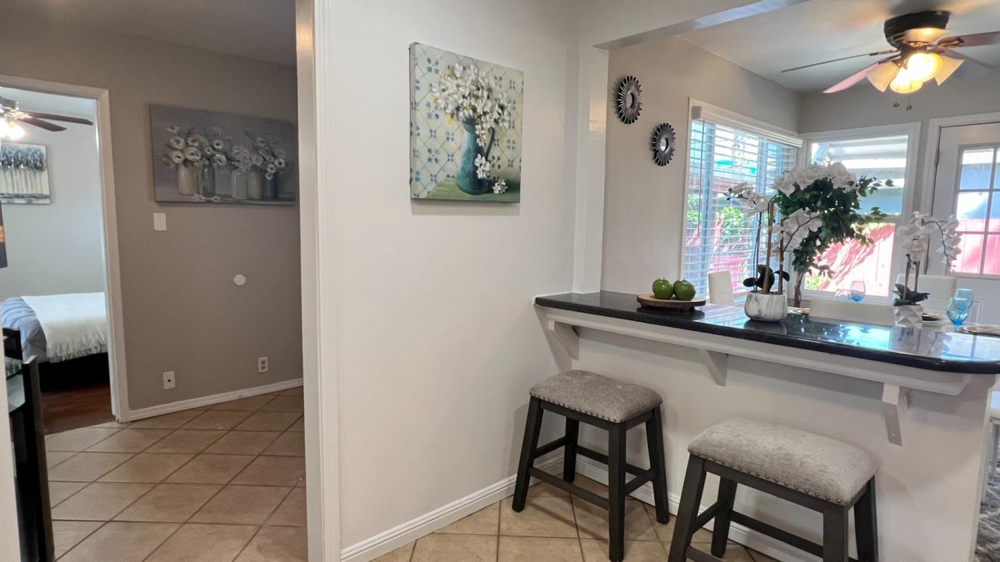 Detail Gallery Image 11 of 67 For 15958 via Descanso, San Lorenzo,  CA 94580 - 4 Beds | 2 Baths