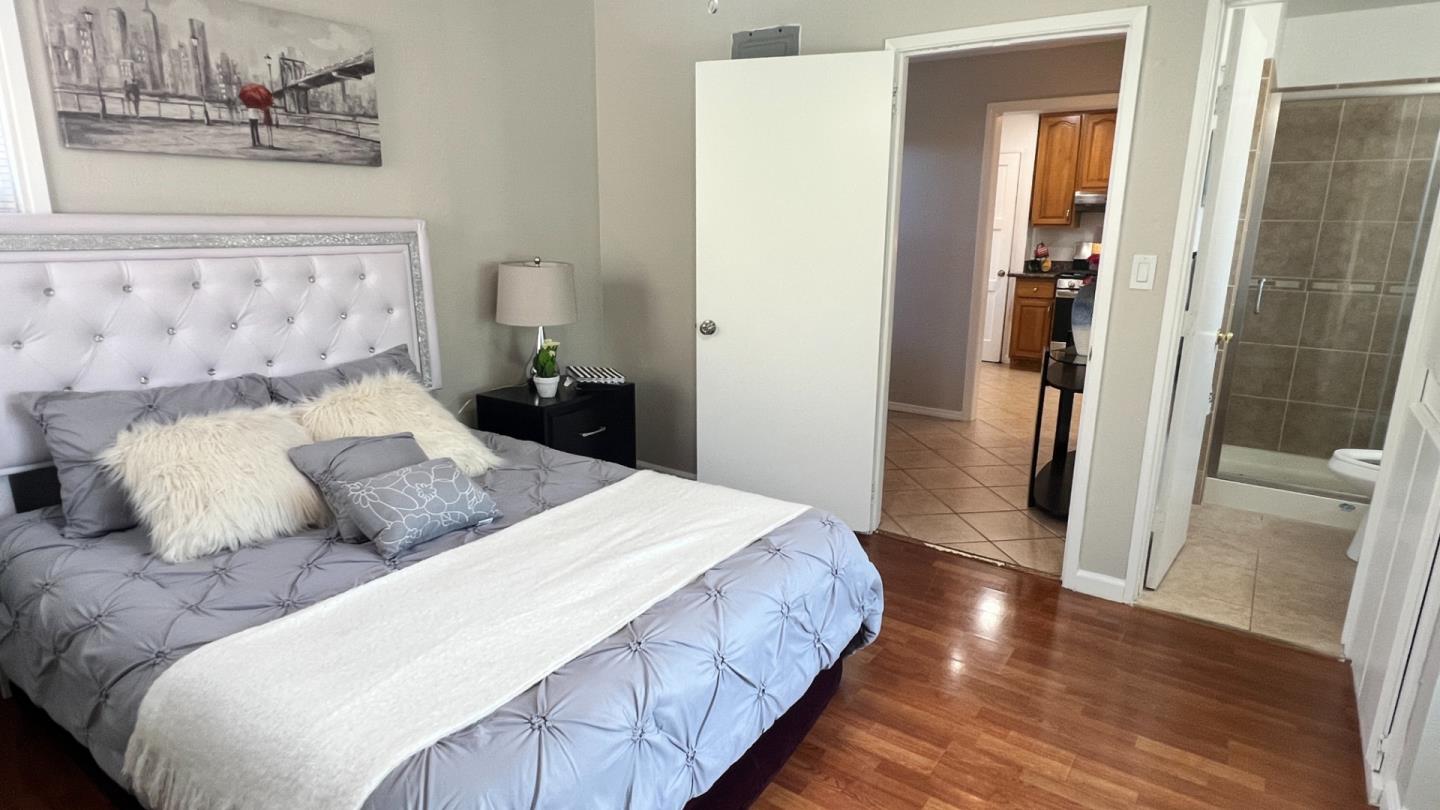 Detail Gallery Image 14 of 67 For 15958 via Descanso, San Lorenzo,  CA 94580 - 4 Beds | 2 Baths