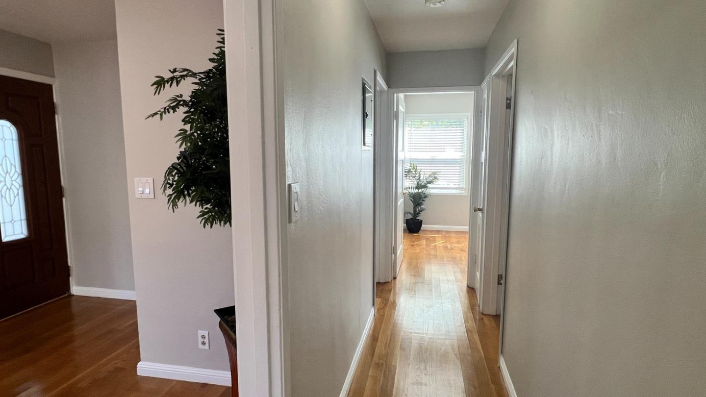 Detail Gallery Image 22 of 67 For 15958 via Descanso, San Lorenzo,  CA 94580 - 4 Beds | 2 Baths