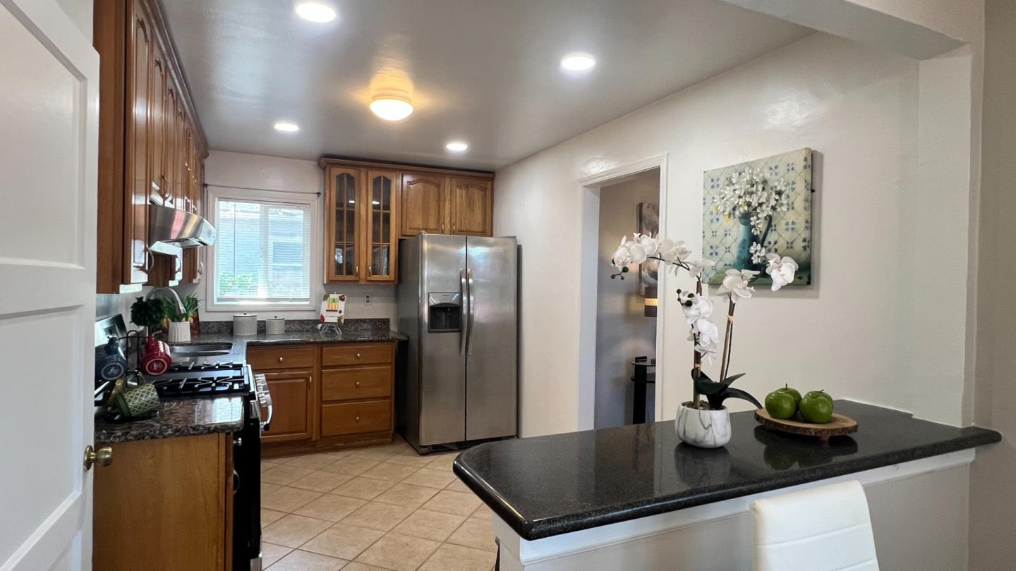 Detail Gallery Image 7 of 67 For 15958 via Descanso, San Lorenzo,  CA 94580 - 4 Beds | 2 Baths