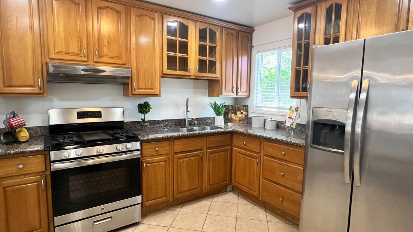 Detail Gallery Image 9 of 67 For 15958 via Descanso, San Lorenzo,  CA 94580 - 4 Beds | 2 Baths