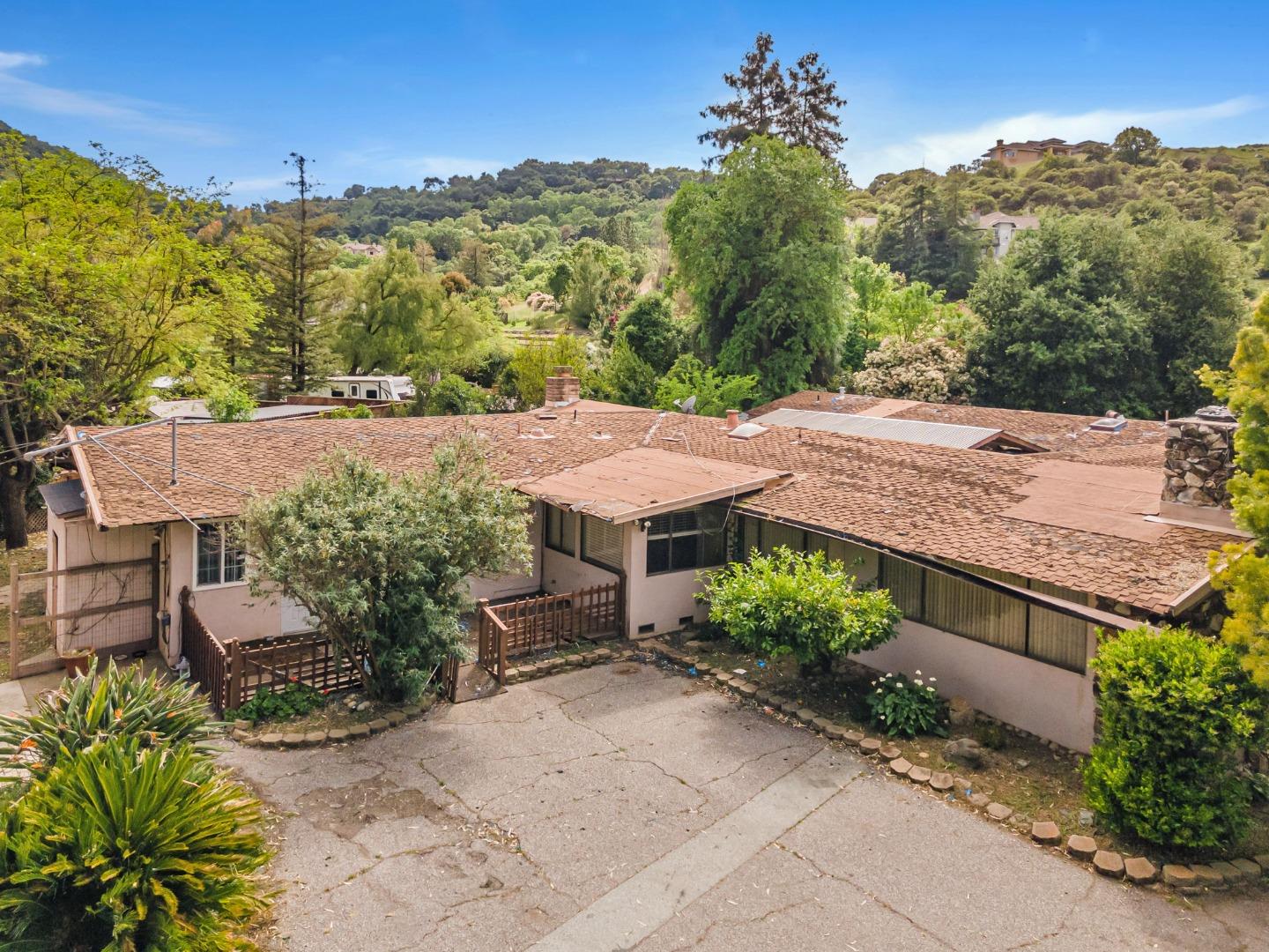 Detail Gallery Image 2 of 21 For 1210 Llagas Rd, Morgan Hill,  CA 95037 - 5 Beds | 3 Baths