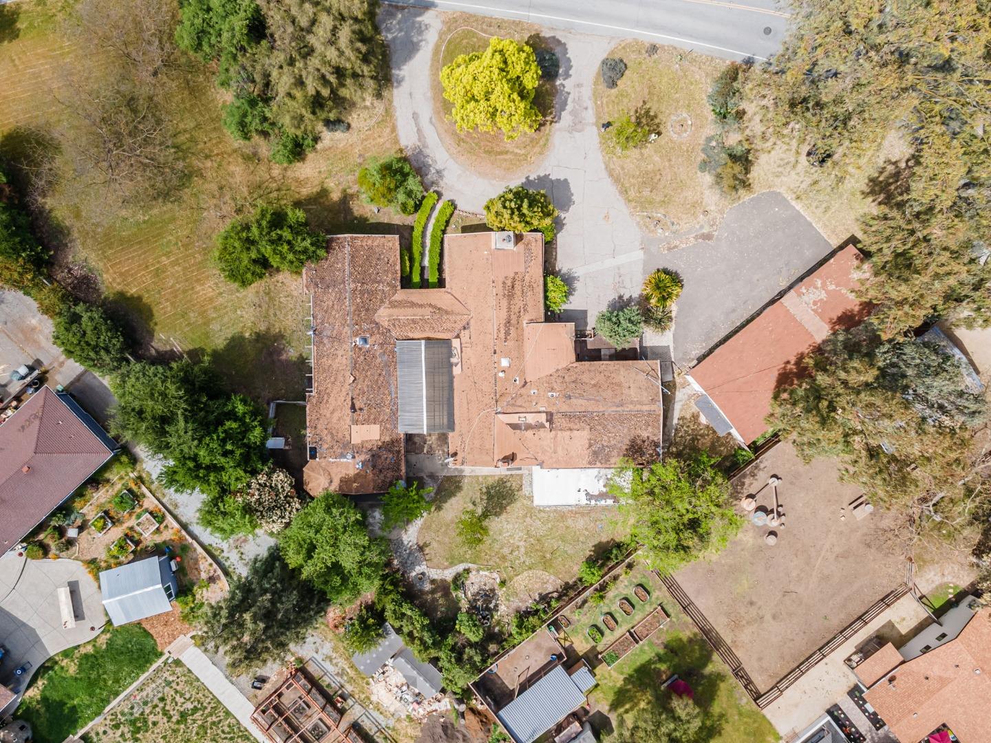 Detail Gallery Image 4 of 21 For 1210 Llagas Rd, Morgan Hill,  CA 95037 - 5 Beds | 3 Baths